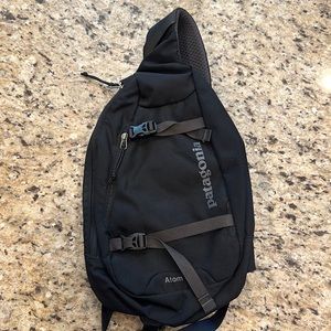 Patagonia Atom 8L Crossbody